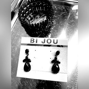 Black, sparkling earrings and bracelet